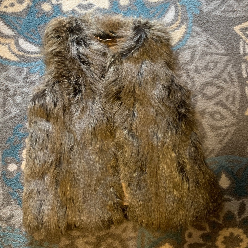 Faux fur fall vest!!